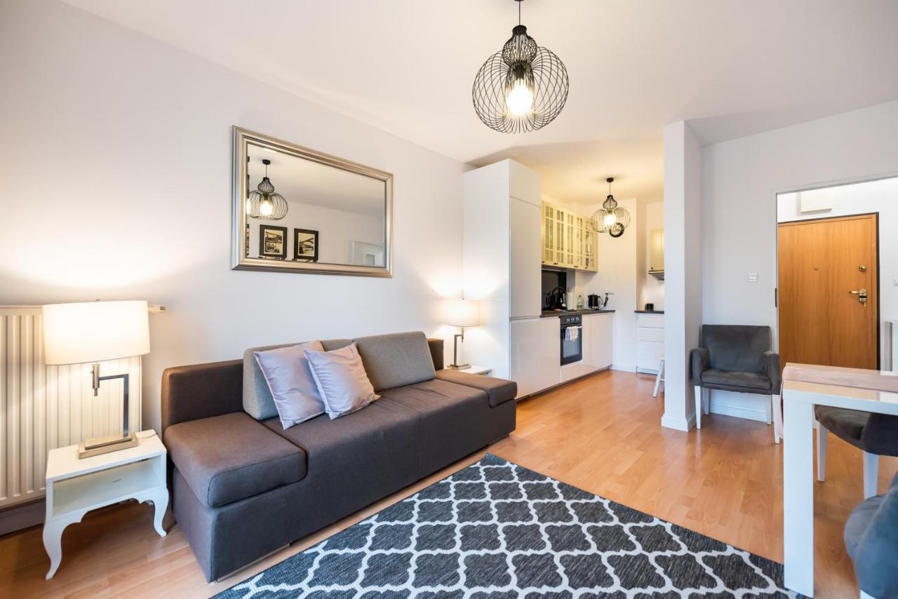 Metro Kondratowicza Velvet Apartment ワルシャワ エクステリア 写真